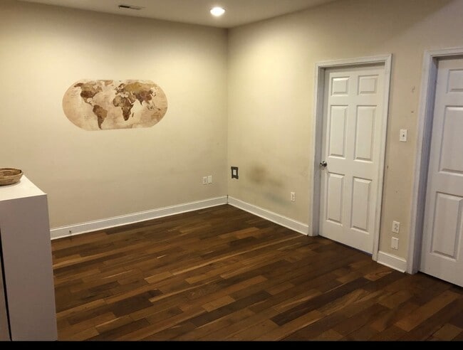 Photo - 1525 W Girard Ave Apartment