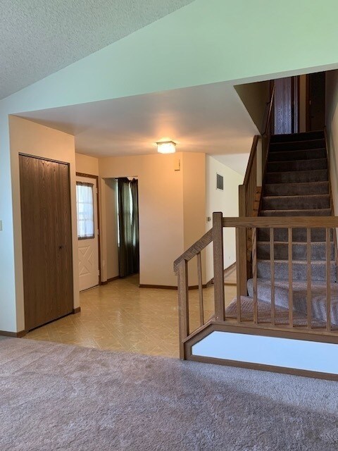 Foto del edificio - 915 N Dexter Ln
