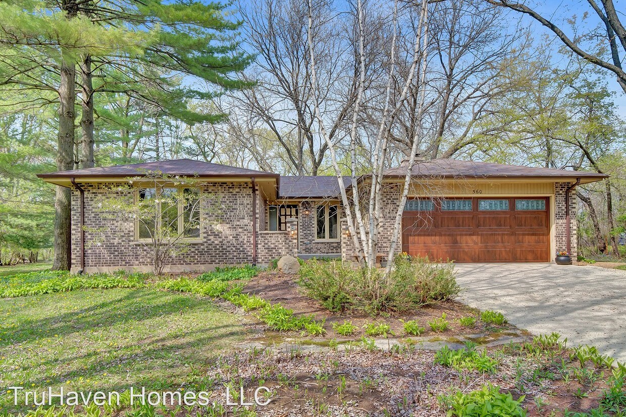 Primary Photo - 3 br, 2.5 bath House - 560 West Greenacres...