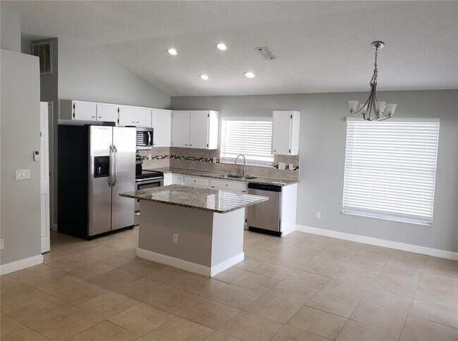 Foto del edificio - 9712 Yellow Stone Pl