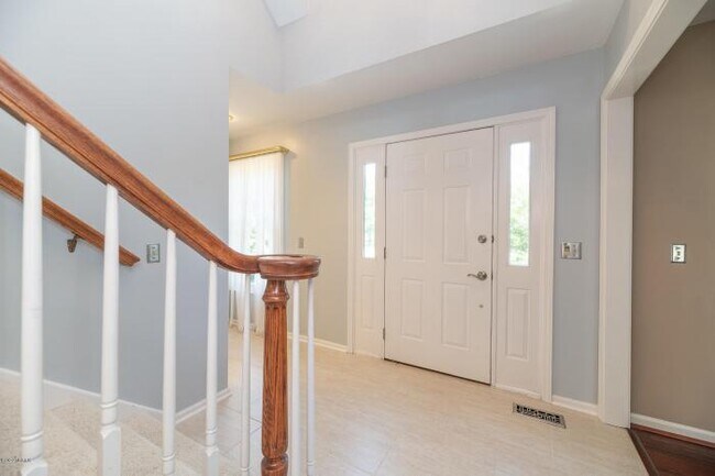 Foto del edificio - 6 bedroom in Portage MI 49024