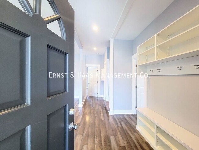 Foto del edificio - 1025 St Louis Ave