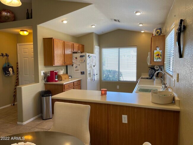 Building Photo - 2263 E Mariposa Grande