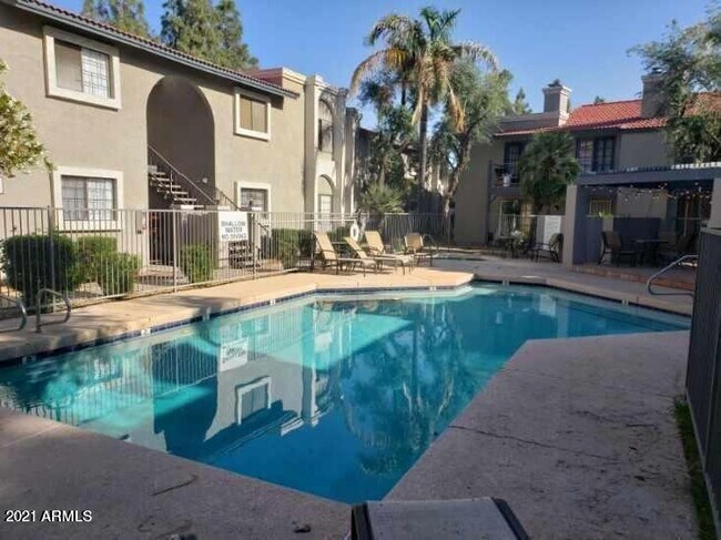 Foto del edificio - 15402 N 28th St