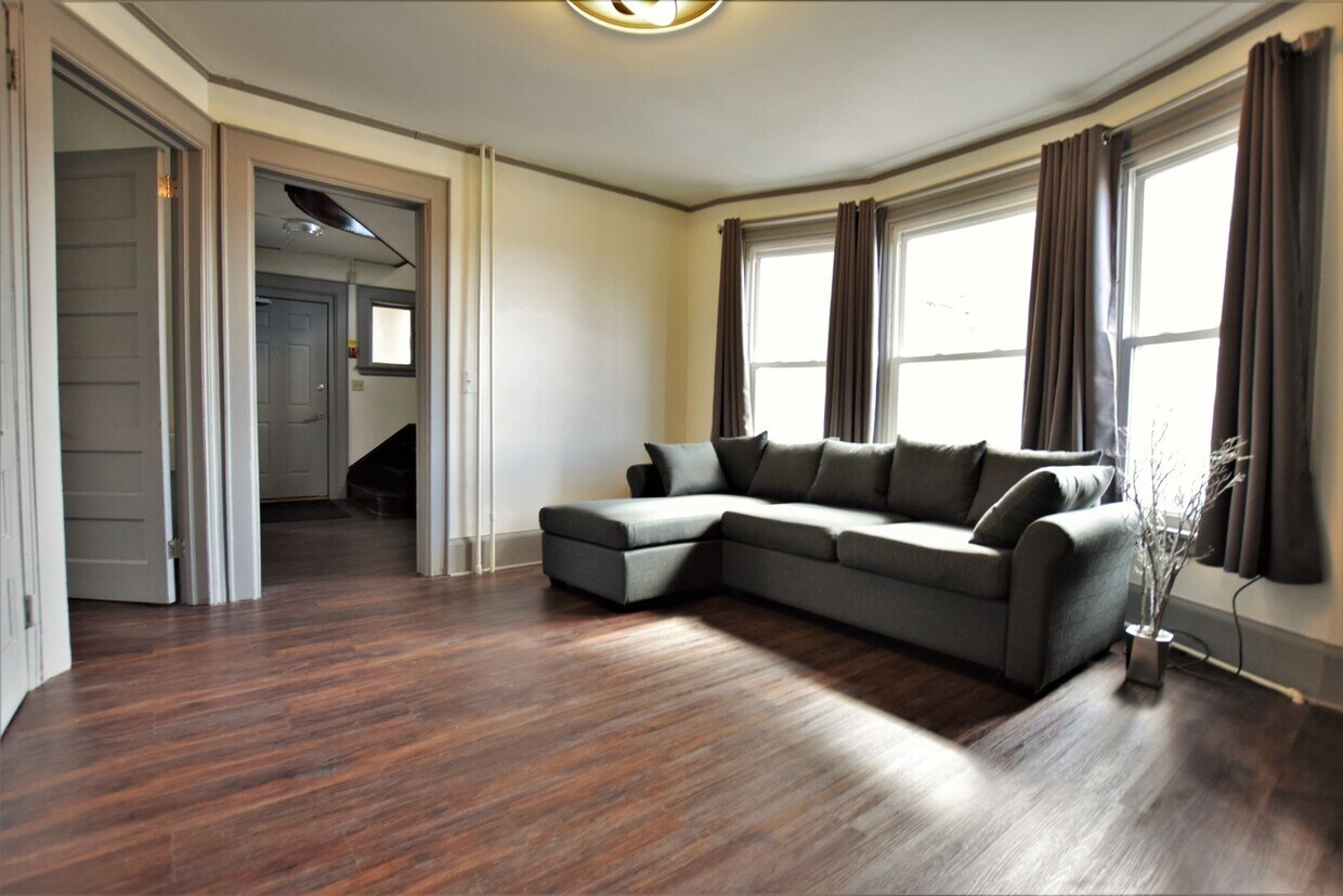 Foto principal - 306 Bryant Ave