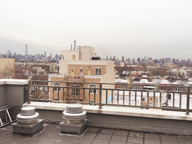 Foto del edificio - 30-47-47 38th St