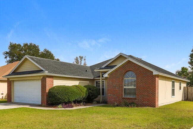 Building Photo - 411 Willow Green Dr