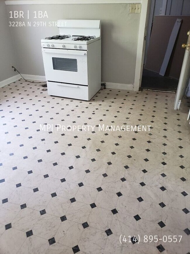 Foto del edificio - 3228A N. 29th Street. Milwaukee - 1 Bedroo...
