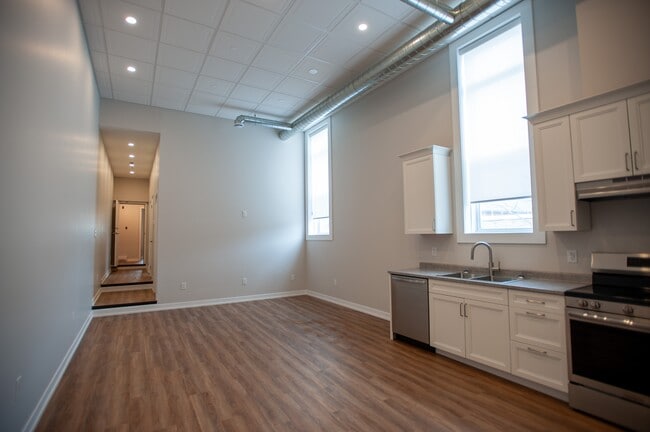 Building Photo - 201 Division St
