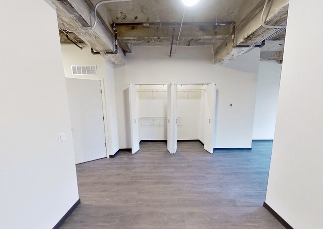 Building Photo - 176 N Ashland Blvd