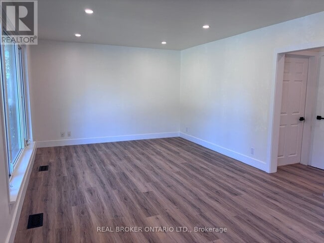 Building Photo - 767 Gaspe Ave