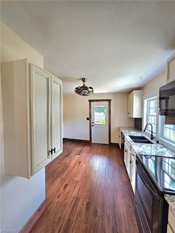 Foto del edificio - 127 Waterfalls Ln