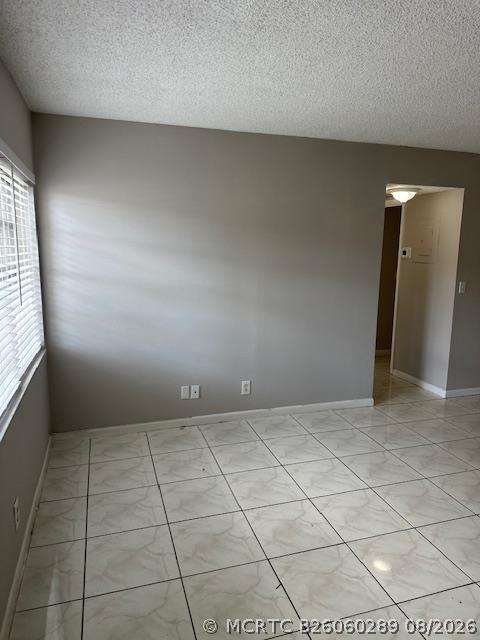 Foto del edificio - 1004 Twin Lakes Dr