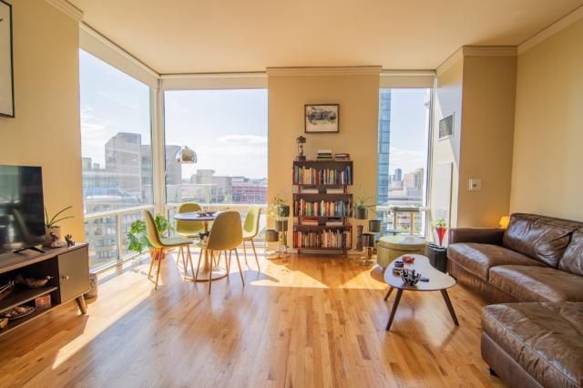 Building Photo - 2 bedroom in CHICAGO IL 60605