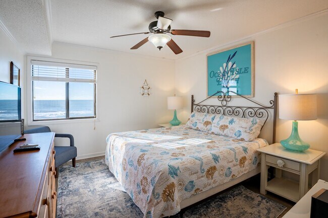 Foto del edificio - OCEANFRONT OFF-SEASON MONTHLY RENTAL - SECURE NOW!