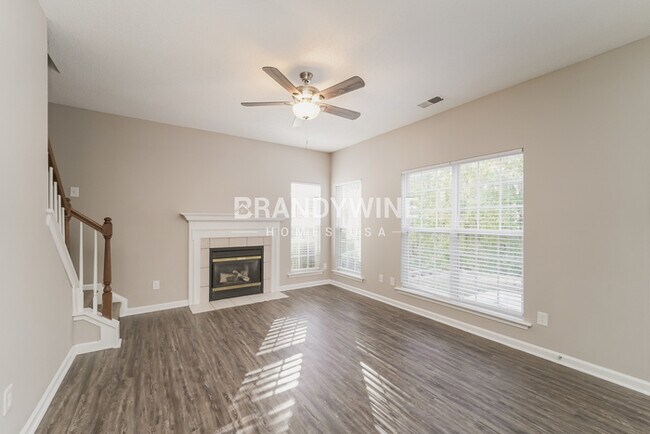 Building Photo - NEW Lower Rental Rate Leasing Special: Mar...