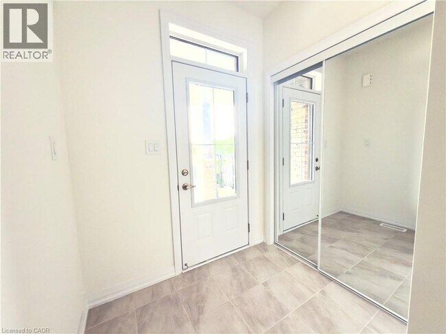Building Photo - 299 Starlight Ave