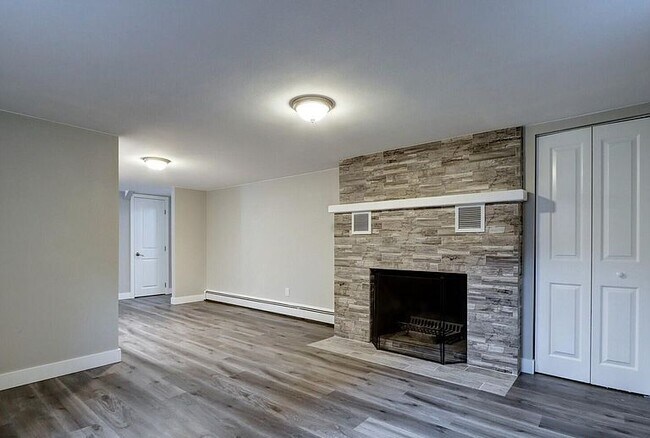 Foto del edificio - 325 E Manor Ave