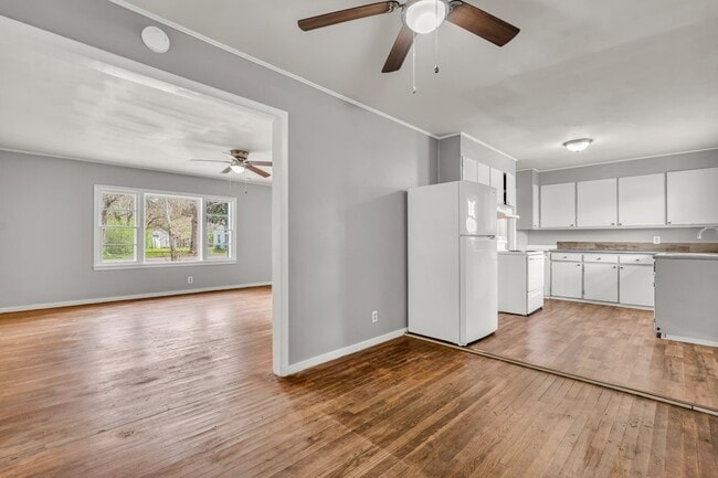 Building Photo - 137 Poplar St