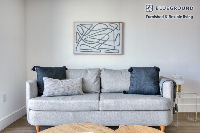 Foto del edificio - 1539 Purdue Ave