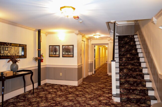 First floor lobby - 197 Pine St