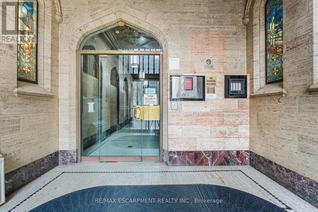 Photo du bâtiment - 36 James St S