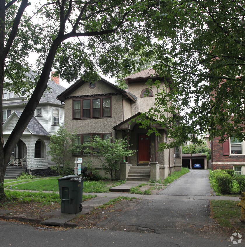 Building Photo - 37 Vick Park B