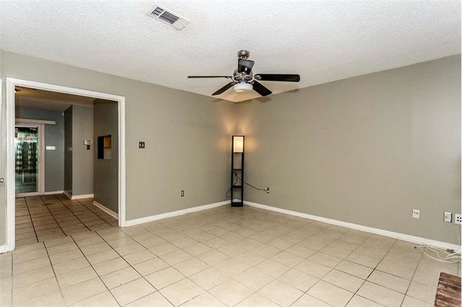 Building Photo - 6212 Stumberg Ln