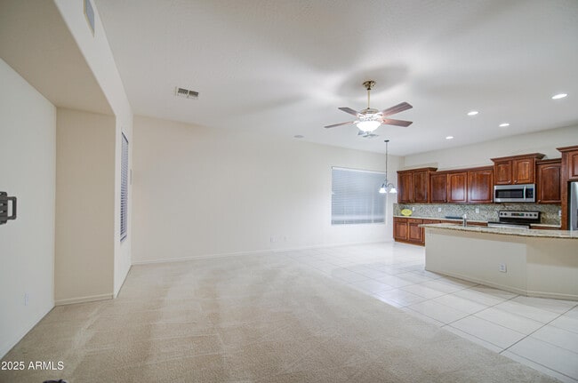 Foto del edificio - 4791 N 150th Ave