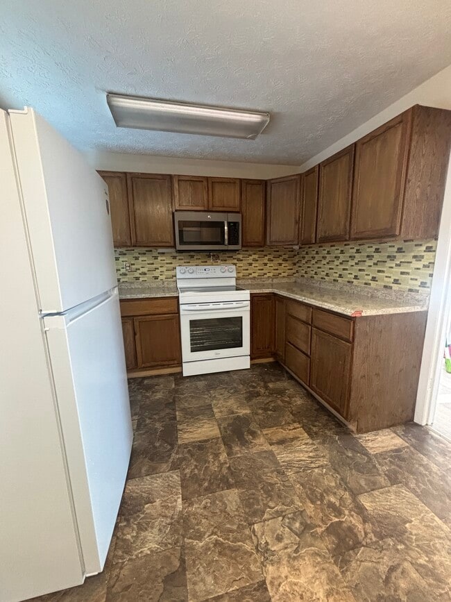 New appliances - 2643 Lake City Hwy