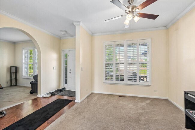 Foto del edificio - 9482 Inverness Dr