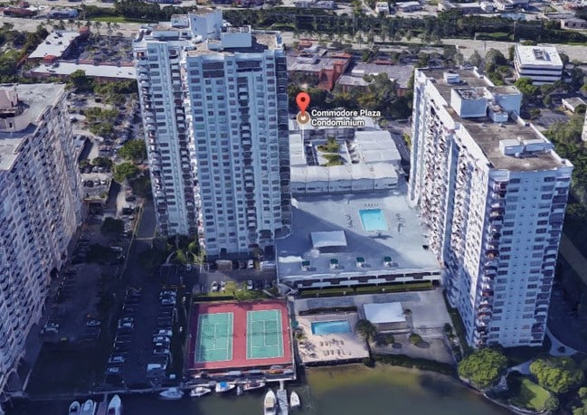 Foto del edificio - 2750 NE 183rd St