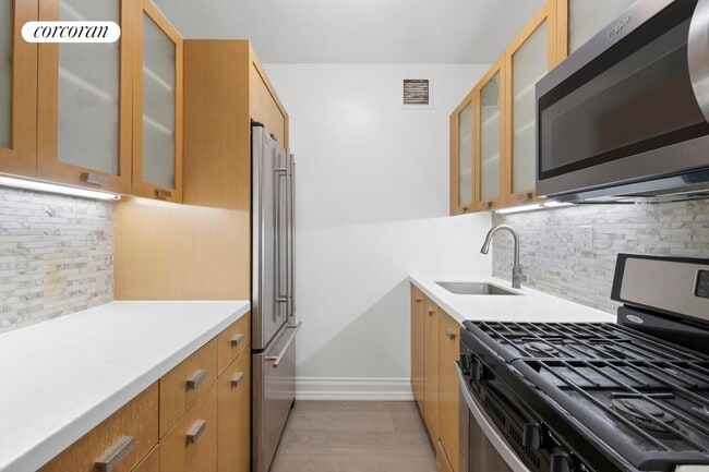 Foto del edificio - 212 E 47th St