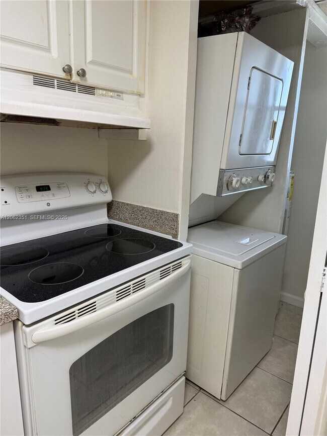 Foto del edificio - 7825 Fairview Dr