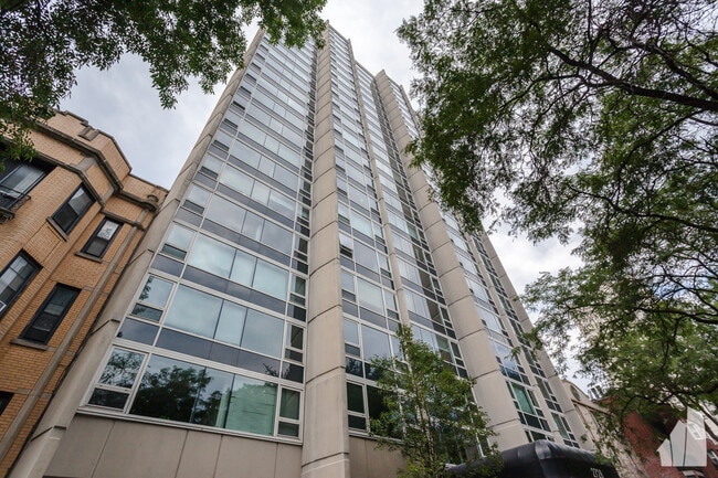 Building Photo - 2728 N Hampden Ct