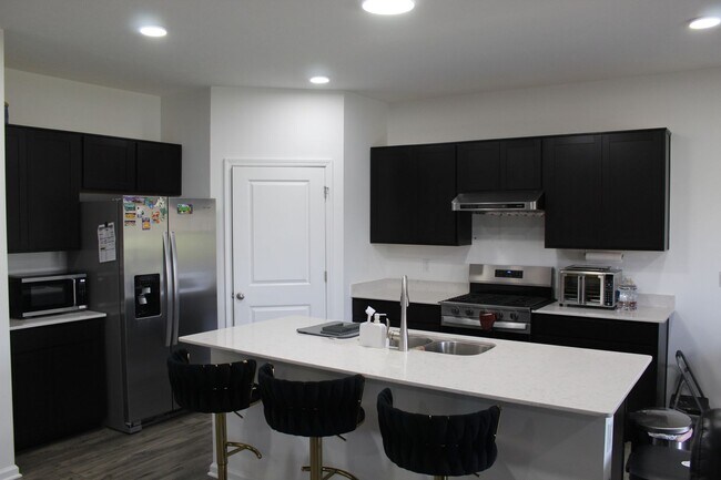 Foto del edificio - "Coming Soon" Beautiful 5 BR in Danville!