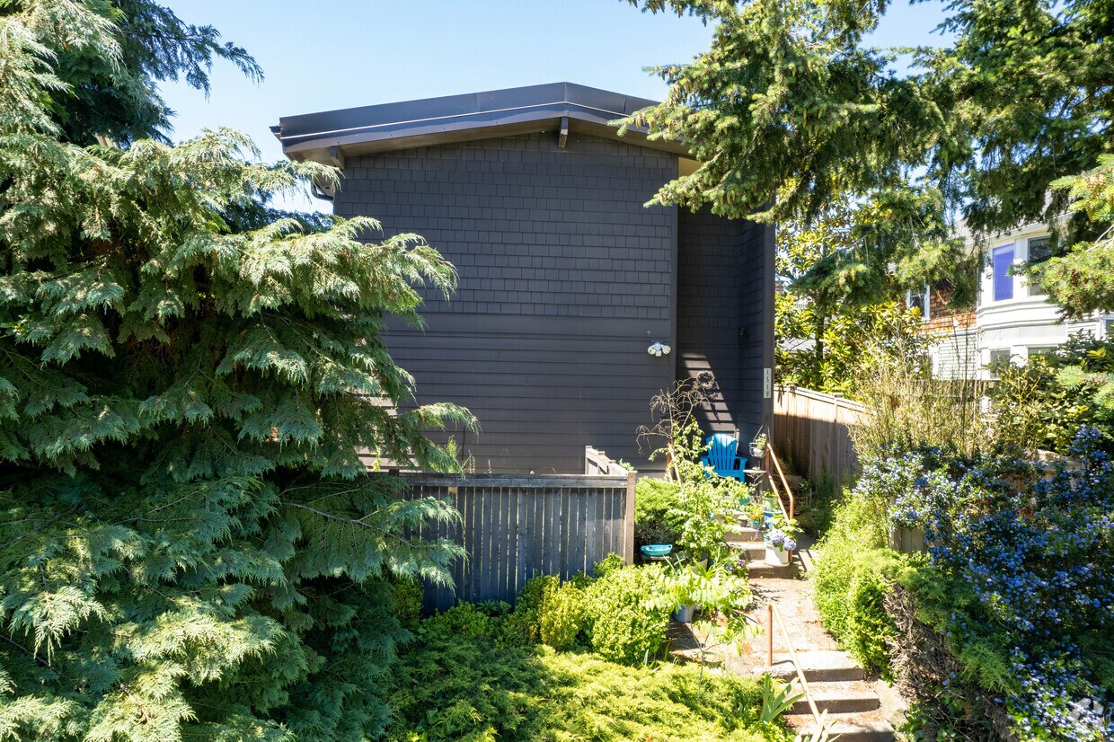 Exterior - 1519 5th Ave W