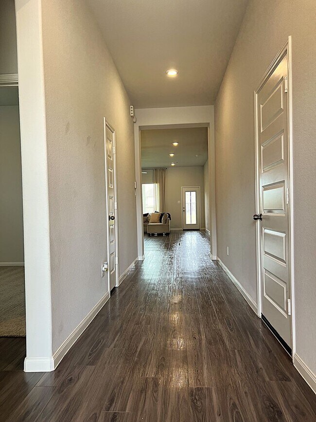 Foto del edificio - 3040 Chestnut Ln