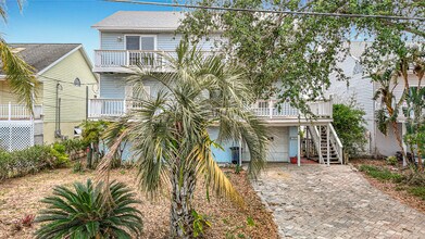 Building Photo - 13918 Raie Ave