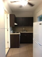Building Photo - 821 SW 29th Ct
