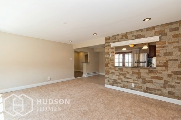 Building Photo - 76 Jonquil Ln