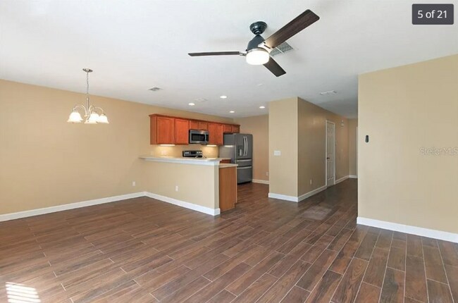 Foto del edificio - 553 Cresting Oak Cir