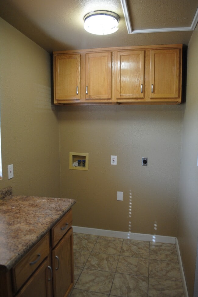 Foto del edificio - 13019 W Adams Ave