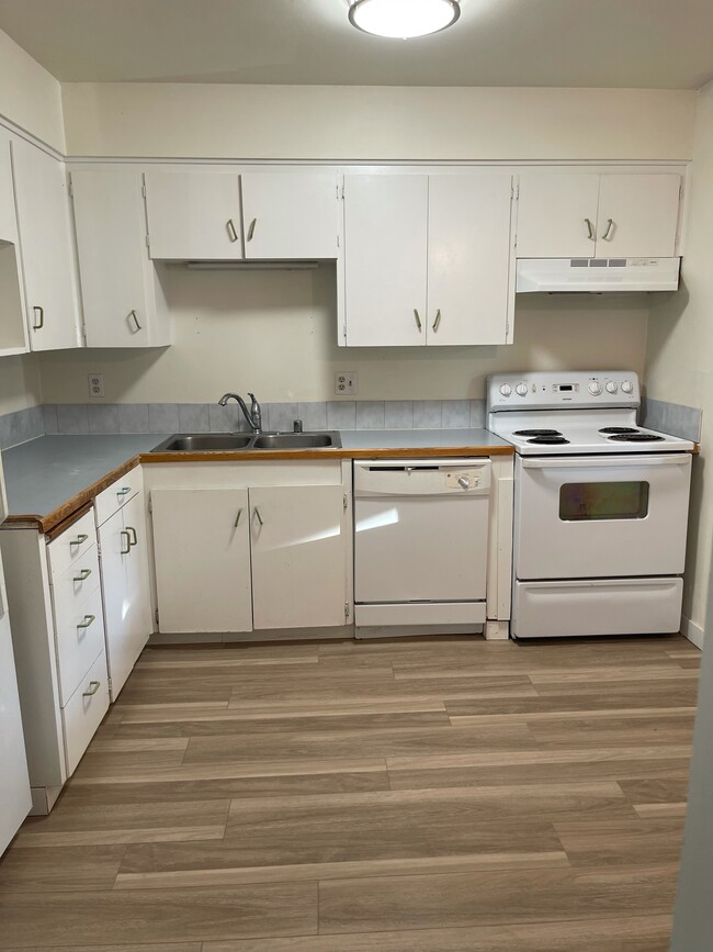 Kitchen - 2107 Y St