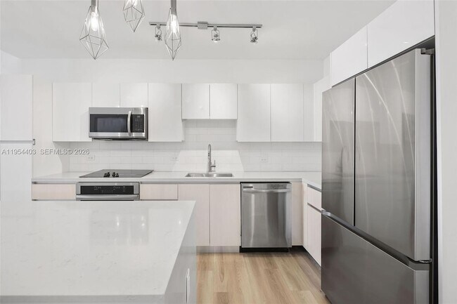 Foto del edificio - 101 Diplomat Pkwy