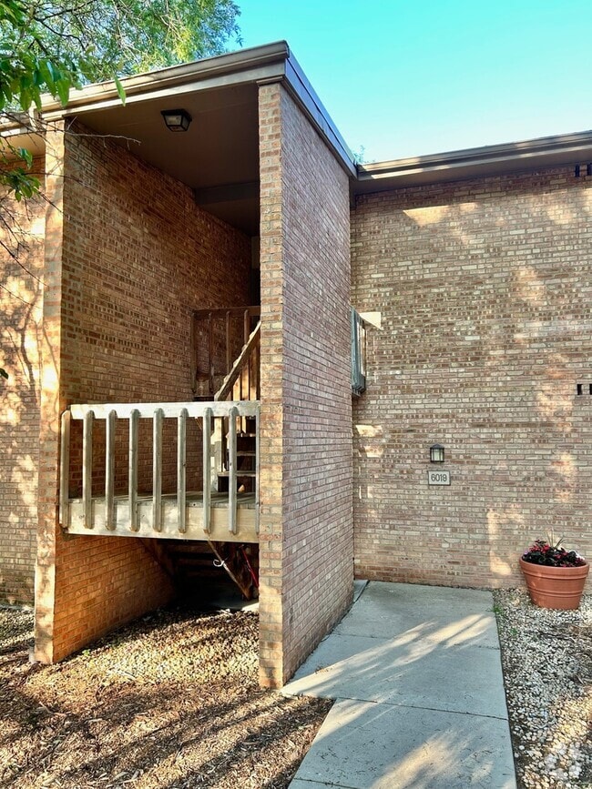 Building Photo - 6019 Forest View Rd