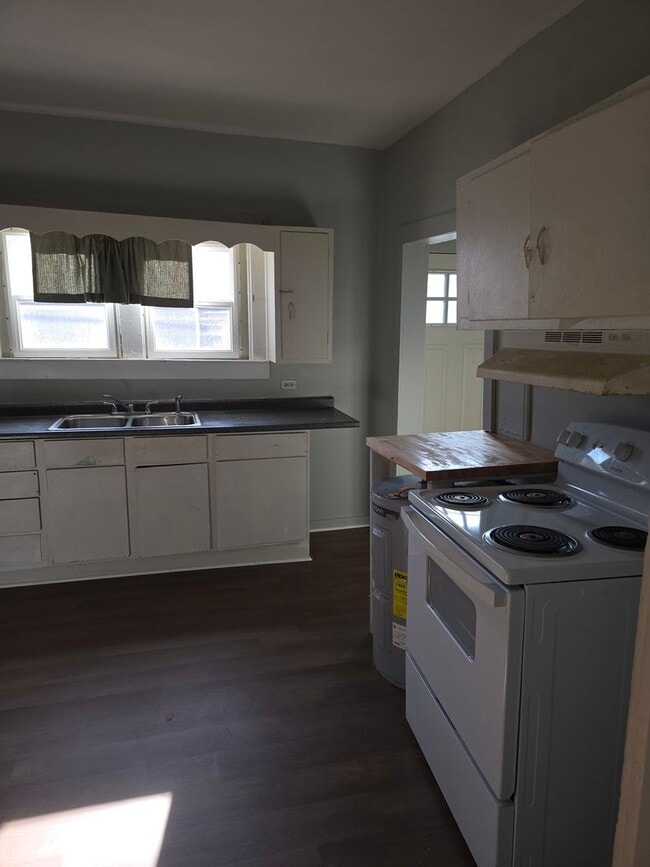 Building Photo - 208/210 Meagher Ave