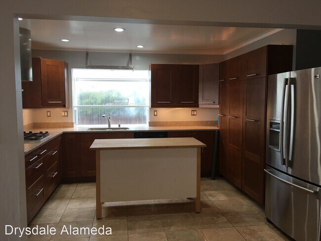 Building Photo - 3 br, 2 bath House - 2912 Bayview Drive