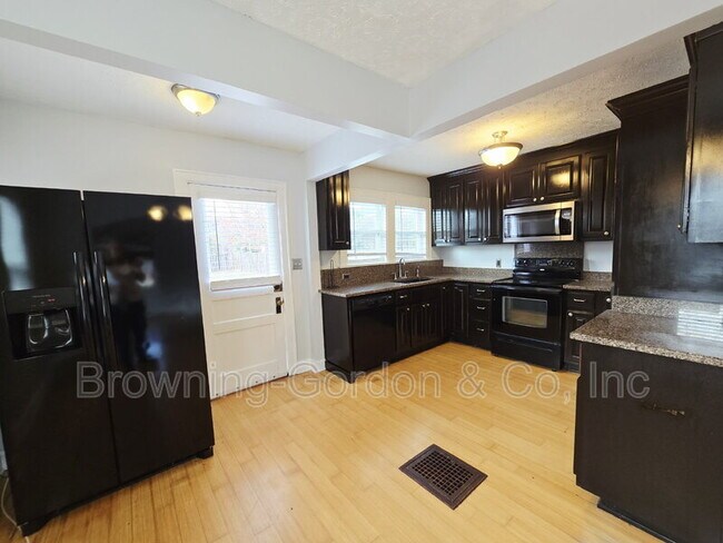 Building Photo - 1504 Riverside Dr