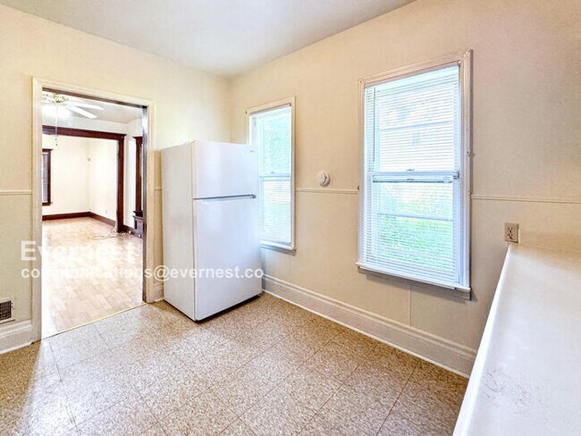 Building Photo - Lovely 4-Bedroom Home with Modern Comforts...